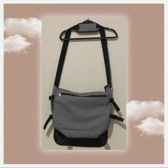 ♥︎ Attack on Titan Messenger Bag ♥︎ - Picture 3 of 6